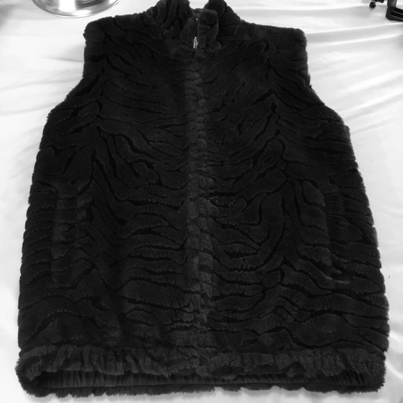 Black duffel Vest, (Check Measurements) Faux Fur - Picture 3 of 7